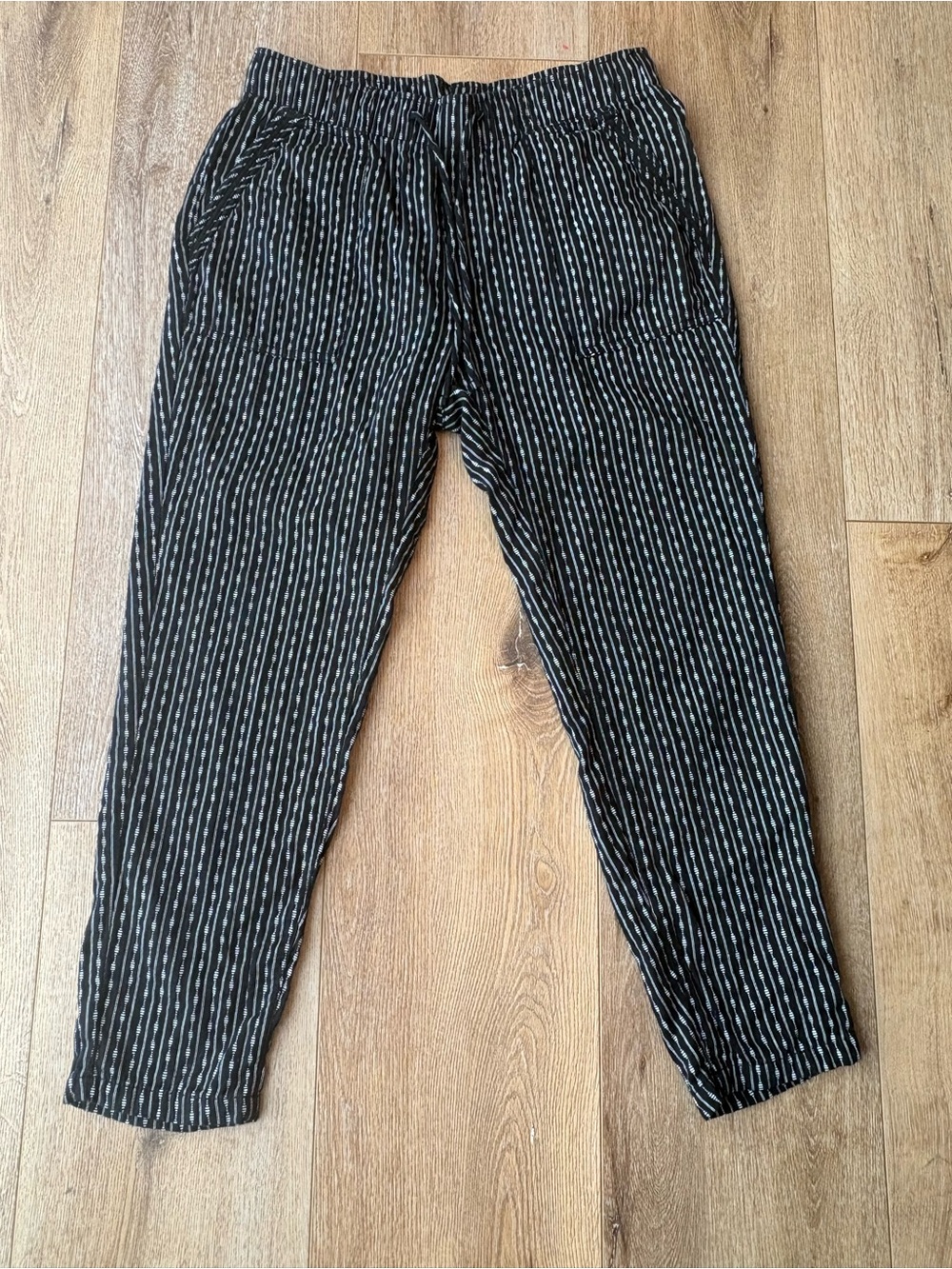 Women’s Old Navy Medium Black Striped Cotton Casual Drawstring Pants